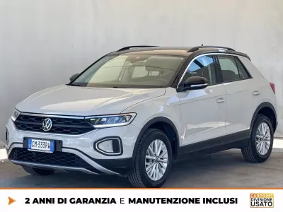 Usata VW T-Roc Life 110 CV (80 kW) 2023 Bianco SUV