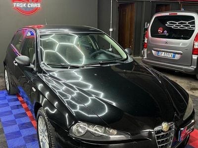 Usata Alfa Romeo 147 119 CV (87 kW) 2007 Nero Utilitaria