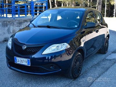 Usata Lancia Ypsilon 69 CV (50 kW) 2020 Blu Utilitaria