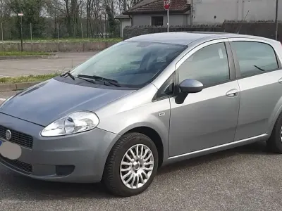 Usata Fiat Grande Punto Active 77 CV (56 kW) 2005 Argento Utilitaria