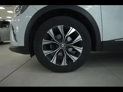 Usata Renault Captur Techno 100 CV (73 kW) 2023 Grigio chiaro SUV