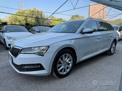 Usata Skoda Superb Executive 150 CV (110 kW) 2019 Bianco Station wagon