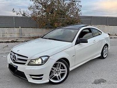 Usata Mercedes C220 AMG 170 CV (125 kW) 2012 Bianco Coupé