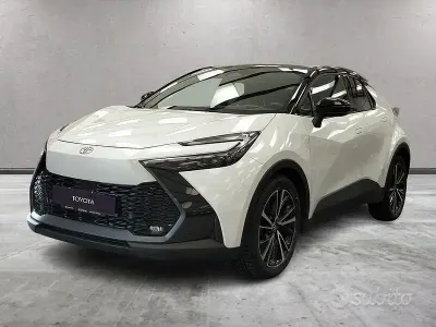 Usata Toyota C-HR Lounge 140 CV (102 kW) 2025 Bianco SUV