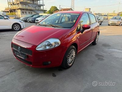 Usata Fiat Grande Punto Active 65 CV (47 kW) 2007 Rosso Utilitaria