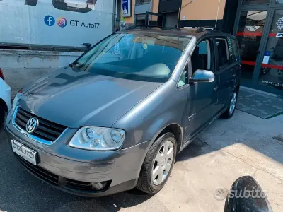 Usata VW Touran Highline 140 CV (102 kW) 2006 Grigio Monovolume