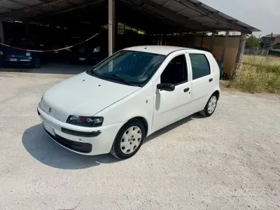 Usata Fiat Punto 60 CV (44 kW) 2003 Bianco Utilitaria