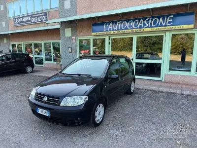 Usata Fiat Punto Dynamic 60 CV (44 kW) 2005 Nero Utilitaria