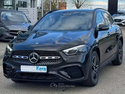 Usado Mercedes GLA200 AMG 163 CV (119 kW) 2023 Negro SUV