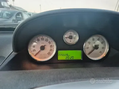 Usata Lancia Ypsilon 75 CV (55 kW) 2008 Grigio Utilitaria