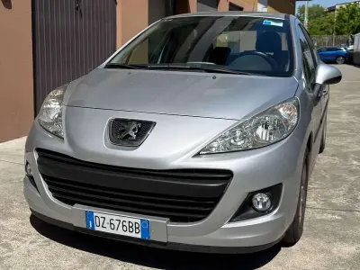 Usata Peugeot 207 Sport 95 CV (69 kW) 2009 Argento Berlina