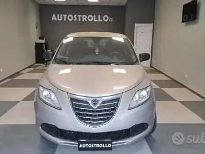 Usata Lancia Ypsilon 80 CV (58 kW) 2014 Grigio Utilitaria