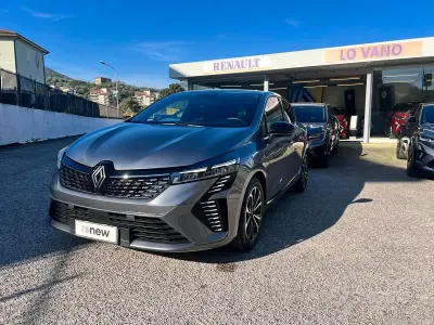 Usata Renault Clio V Techno 91 CV (66 kW) 2025 Grigio Berlina