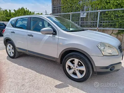 Usata Nissan Qashqai Tekna 106 CV (77 kW) 2008 Grigio SUV