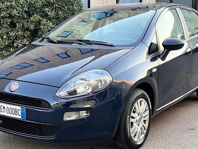 Usata Fiat Punto Lounge 77 CV (56 kW) 2012 Blu/azzurro Utilitaria