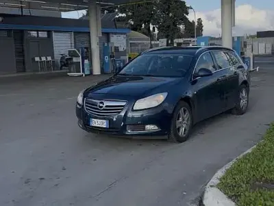 Usata Opel Insignia Cosmo 131 CV (96 kW) 2012 Blu Berlina