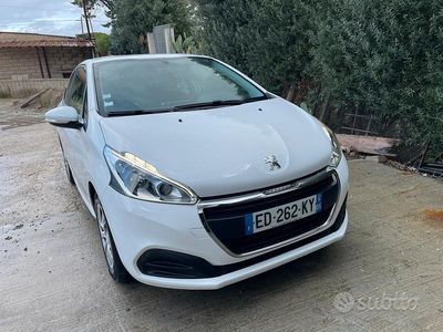 Usata Peugeot 208 75 CV (55 kW) 2016 Bianco Utilitaria