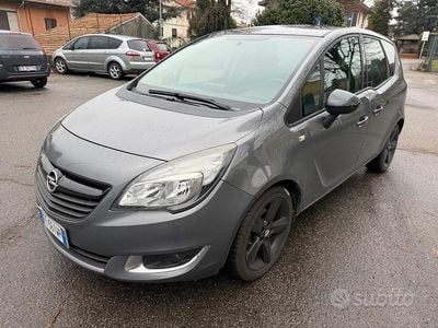 Grigio Usata 2016 Opel Meriva Monovolume | 5000 € (Buon prezzo)