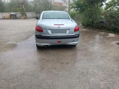 Usata Peugeot 206 CC 109 CV (80 kW) 2002 Blu Cabrio