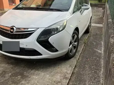 Usata Opel Zafira Tourer 150 CV (110 kW) 2013 Bianco Monovolume