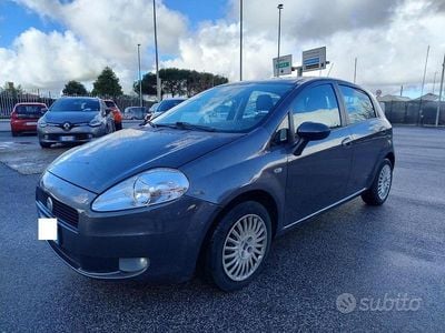 Usata Fiat Grande Punto Dynamic 75 CV (55 kW) 2008 Grigio Utilitaria