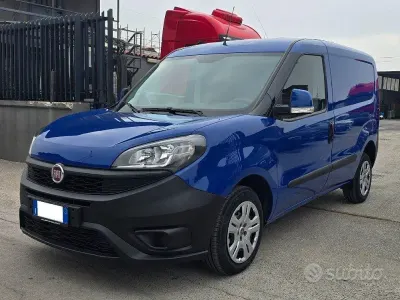 Usado Fiat Doblò S 105 HP (77 kW) 2020 Azul Monovolume