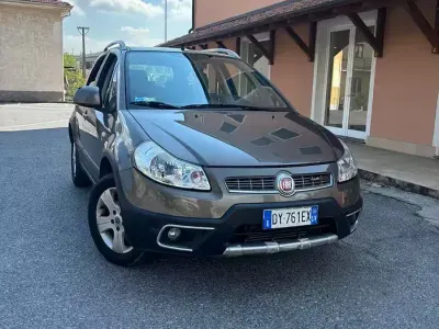 Usata Fiat Sedici Dynamic 135 CV (99 kW) 2009 Marrone SUV