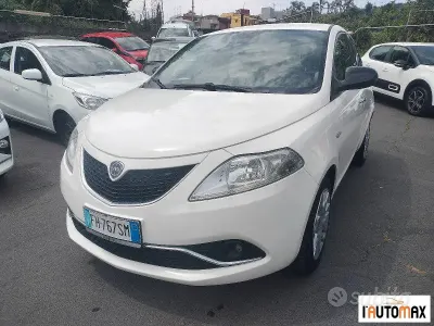 Begagnad Lancia Ypsilon Gold 95 HK (69 kW) 2017 Vit Halvkombi