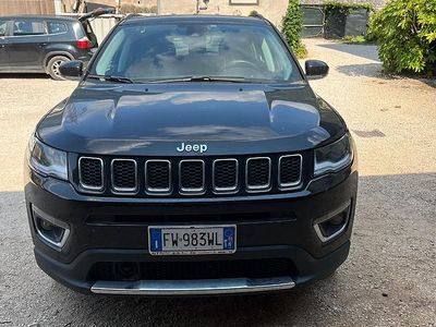 Usado Jeep Compass 120 CV (88 kW) 2019 Negro SUV