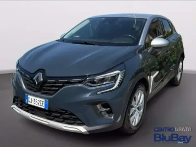 Usata Renault Captur Intens 143 CV (105 kW) 2022 Grigio SUV