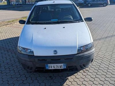 Brugt Fiat Punto Star 63 HK (46 kW) 2001 Hvid Sedan