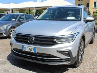 Usata VW Tiguan Life 150 CV (110 kW) 2021 Grigio SUV