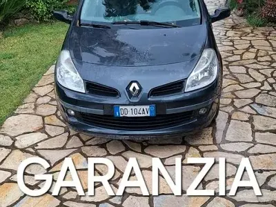 Usata Renault Clio II Luxe 75 CV (55 kW) 2006 Blu Berlina