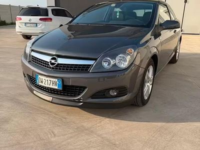 Occasion Opel Astra GTC Enjoy 110 ch (80 kW) 2009 Gris Berline