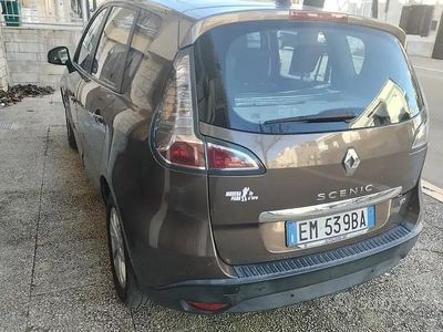 Usata Renault Scénic III Luxe 110 CV (80 kW) 2012 Marrone Monovolume