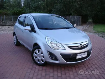Usata Opel Corsa 75 CV (55 kW) 2013 Grigio Utilitaria