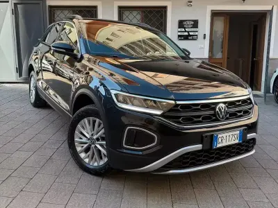 Usata VW T-Roc Life 150 CV (110 kW) 2023 Nero SUV