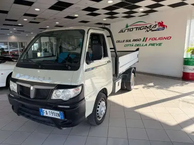 Usata Piaggio Porter 64 CV (47 kW) 2015 Beige SUV