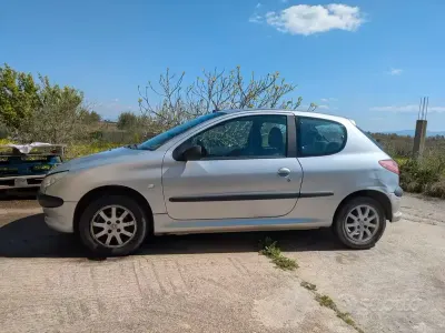 Usata Peugeot 206 60 CV (44 kW) 2004 Grigio Utilitaria