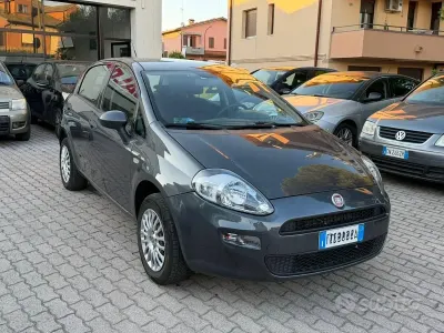 Usata Fiat Punto Street 70 CV (51 kW) 2016 Grigio Utilitaria