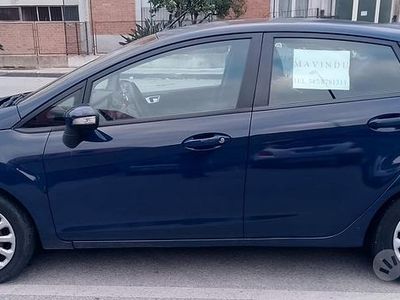 Usata Ford Fiesta 75 CV (55 kW) 2016 Blu Berlina