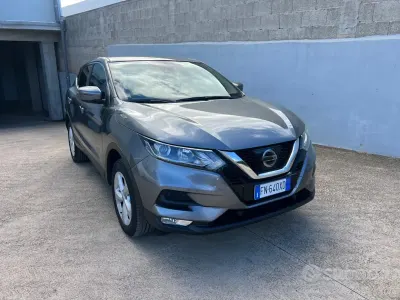 Usata Nissan Qashqai Acenta 110 CV (80 kW) 2018 Grigio SUV