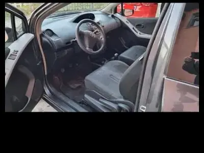 Usata Toyota Yaris 65 CV (47 kW) 2010 Utilitaria