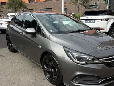 Usata Opel Astra OPC 200 CV (147 kW) 2019 Grigio Berlina