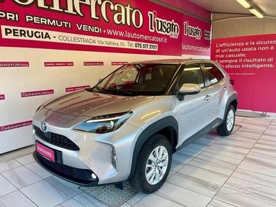 Begagnad Toyota Yaris Cross Business Edition 115 HK (84 kW) 2022 Silver SUV