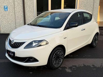Usata Lancia Ypsilon Gold 69 CV (50 kW) 2023 Bianco Utilitaria
