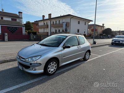 Usata Peugeot 206 75 CV (55 kW) 2005 Grigio Berlina