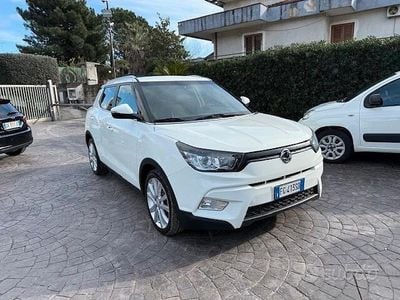 Usata Ssangyong (KGM) Tivoli 116 CV (85 kW) 2017 Bianco SUV