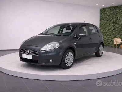 Usata Fiat Grande Punto Dynamic 75 CV (55 kW) 2007 Grigio Utilitaria