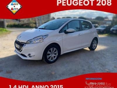 Usata Peugeot 208 Allure 68 CV (50 kW) 2015 Bianco Utilitaria
